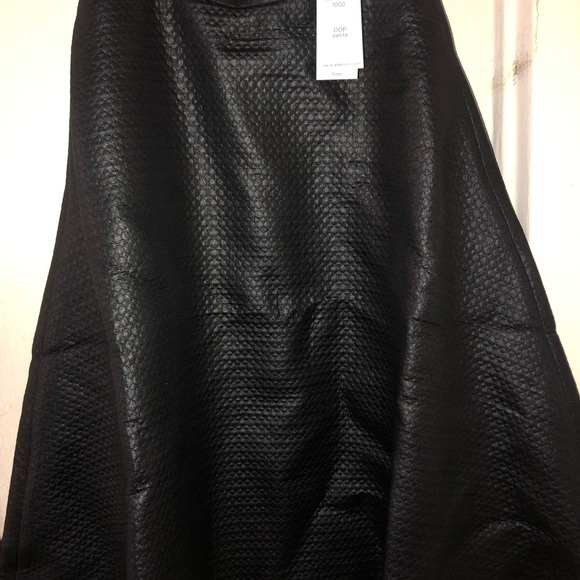 Textured skirt - Picture 3 of 3